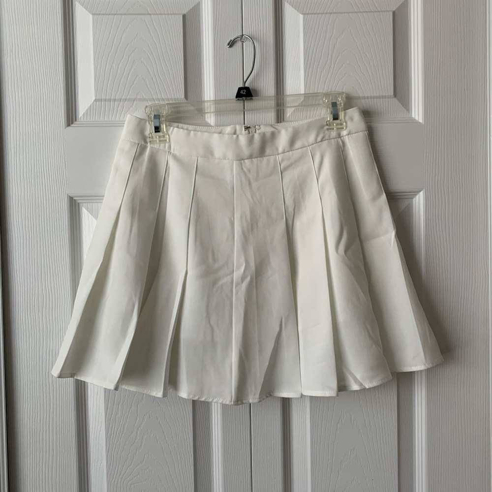 White pleated tennis skirt